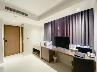 The Luxe - 83