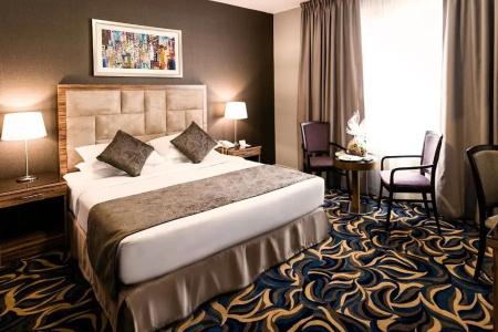 Emirates Plaza - 14