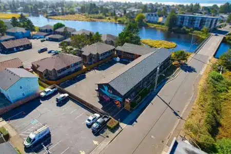 Coast River Inn By Oyo - 33