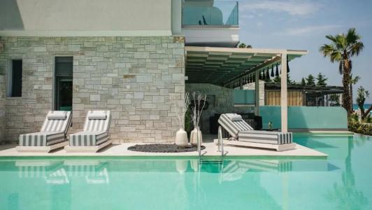 Blue Carpet Luxury Suites - 138