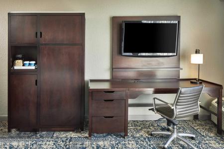 Four Points by Sheraton Downtown - 43