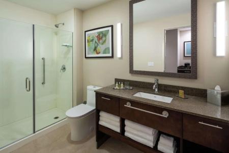 DoubleTree by Hilton Miami Doral - 25