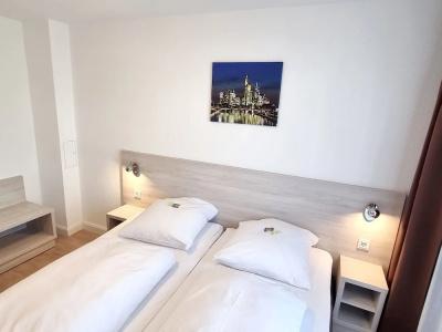 Adler Frankfurt - 33