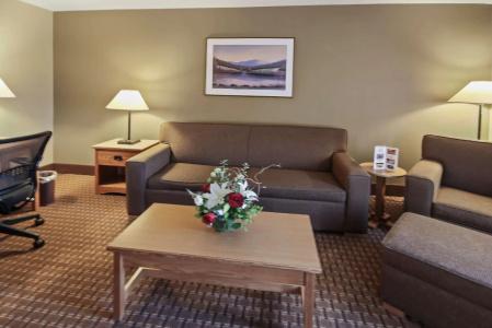 Best Western Plus Grantree Inn - 81