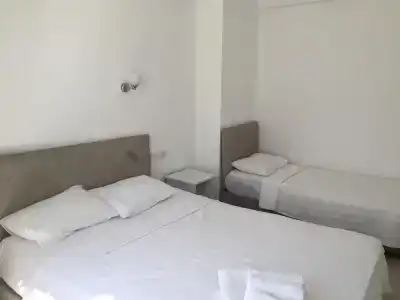 r House - 15