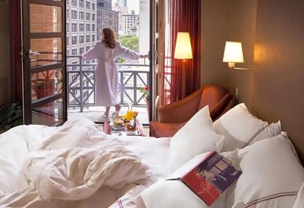 Giraffe by Library Hotel Collection - 68