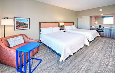 Hampton by Hilton - 5