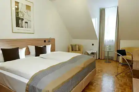 Müller Café & Wein - Mondholzhotel - 38