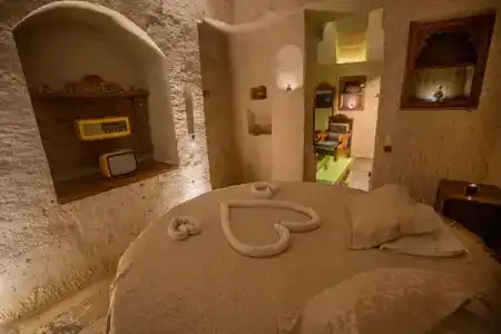 Hermes Cave - 103