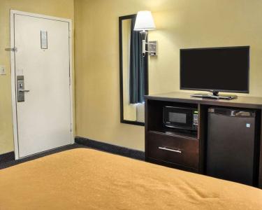 Quality Inn-Central Park Area - 38