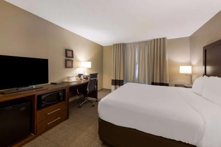 Comfort Inn East - 36