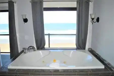 Starfish Manor Oceanfront - 115