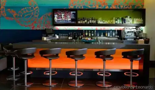 Sirtaj – Beverly Hills - 32