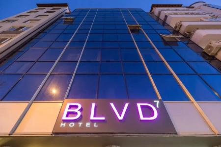 Blvd 7 - 0