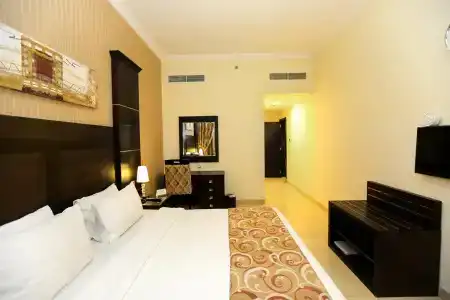 Ivory Grand - 10