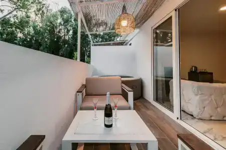 Bamboo Suites Boutique - 117