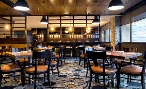 DoubleTree by Hilton & Suites - 21