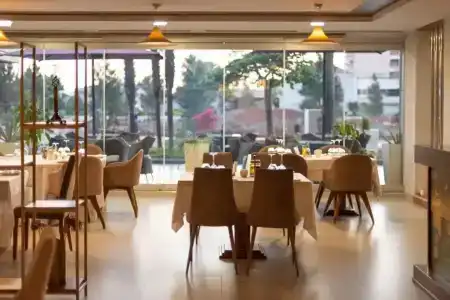 Vlora International - 40