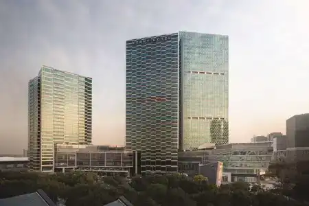 Kerry Pudong, - 40