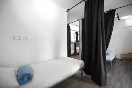 Bedbox Hostel - 38