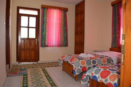 Erasmus Apart - 1