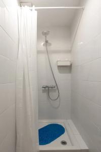 Bee Hostel - 14