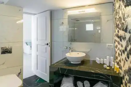 Phaos Santorini Suites - 102