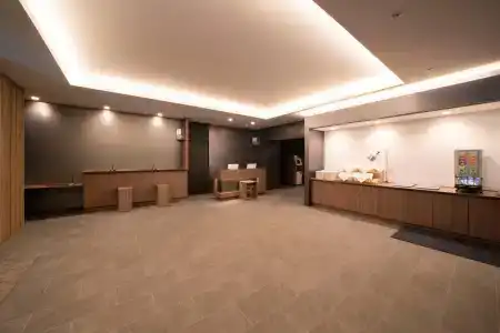 r&b Hakata Ekimae 2 - 7