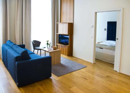 HiLight Suites - 24