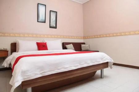 RedDoorz Plus @ Sukamulya Pasteur 2 - 54