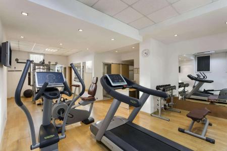 Ramada & Suites by Wyndham Bucharest North - 12