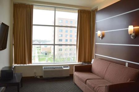 Days Inn & Suites by Wyndham - 32