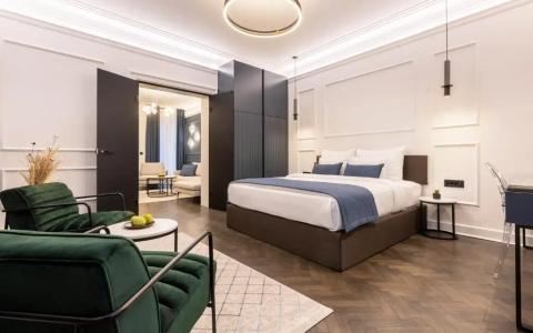 One Luxury Suites - 104