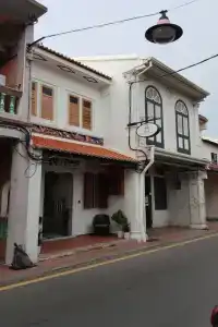 Heeren Straits - 0