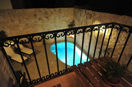The Stonehouse - 12