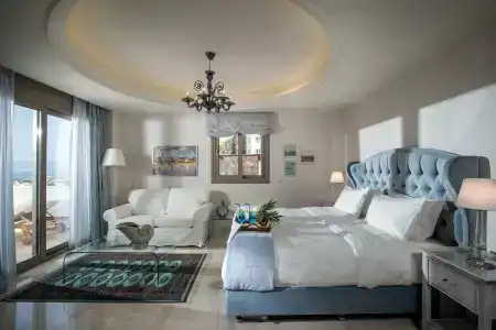 Creta Blue Boutique - 3