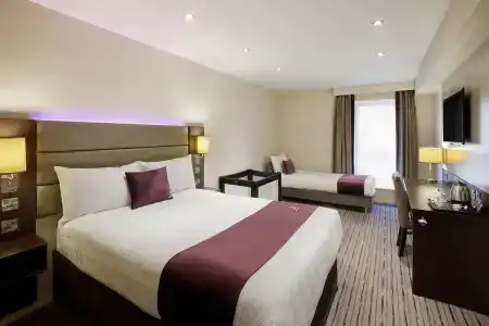 Premier Inn Putney Bridge - 3