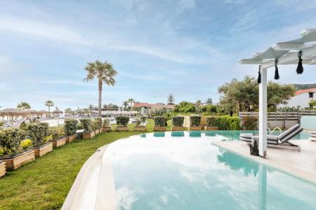 Blue Carpet Luxury Suites - 127