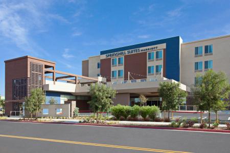 SpringHill Suites by Marriott Orange County - 25