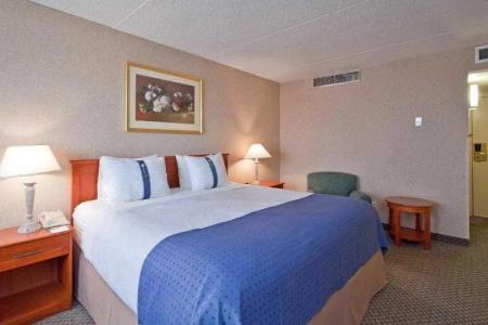 Holiday Inn Macleod Trail South - 40