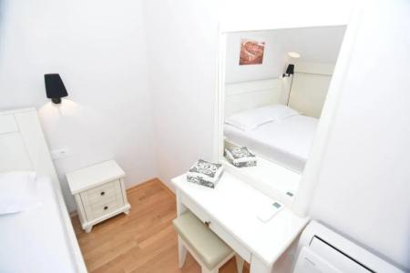 ROOMS & DOBROTSKI DVORI - 91