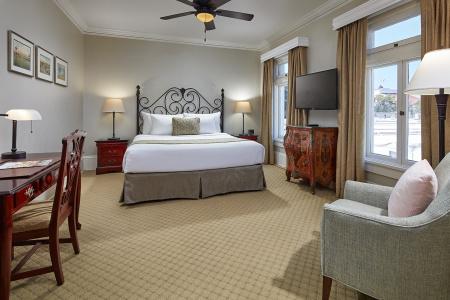 Glorietta Bay Inn - 6