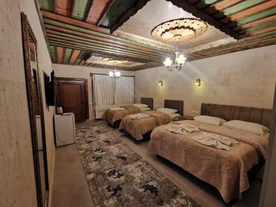 Falcon Cave Suites - 19