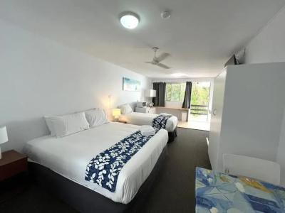 Browns at Broadbeach - 0