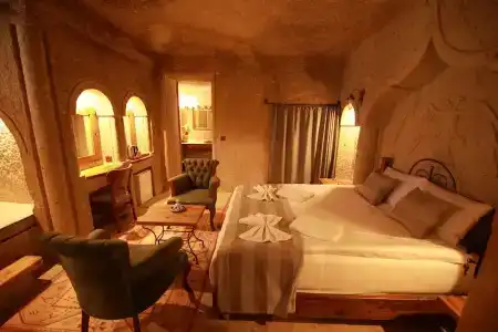Sarnich Cave Suites - 4