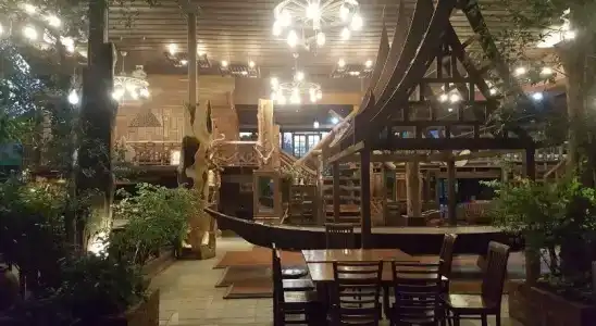 Ruean Mai Chai Khlong - 5
