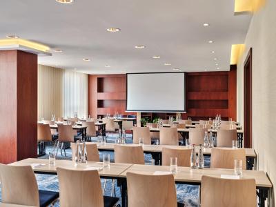 Crowne Plaza Bratislava, An Ihg - 37