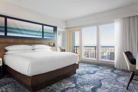 Deltas by Marriott Virginia Beach Bayfront Suites - 33