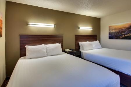 EverSpring Inn & Suites - 47