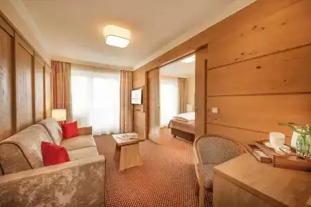Österreichischer Hof-im Bademantel direkt in die Alpentherme - 40